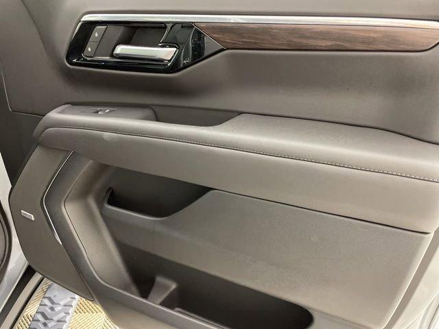 2025 Chevrolet Tahoe Vehicle Photo in PHOENIX, AZ 85014-3381