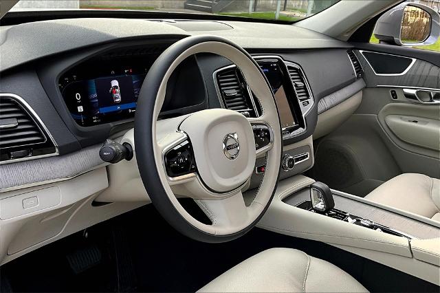 2025 Volvo XC90 Vehicle Photo in Houston, TX 77007