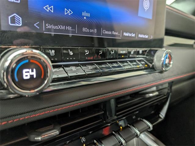 2023 Chevrolet Colorado Vehicle Photo in ENGLEWOOD, CO 80113-6708