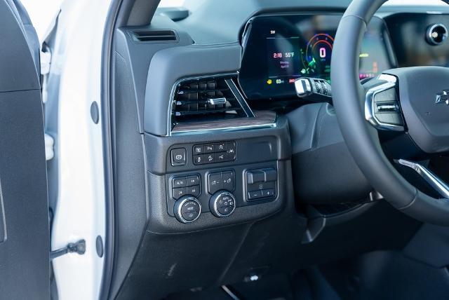 2025 Chevrolet Suburban Vehicle Photo in PLYMOUTH, MA 02360-4801