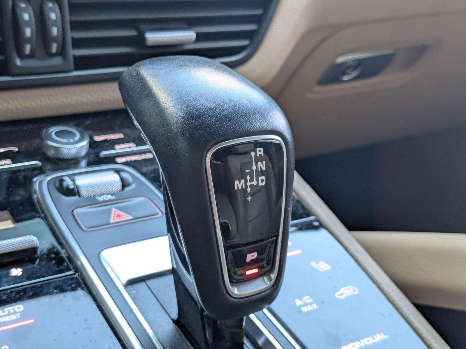 2019 Porsche Cayenne Vehicle Photo in GREENACRES, FL 33463-3207