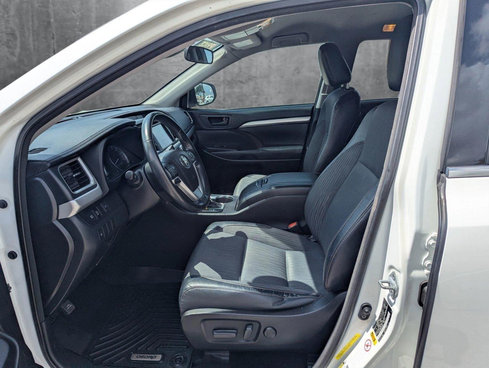 2017 Toyota Highlander Vehicle Photo in Corpus Christi, TX 78415