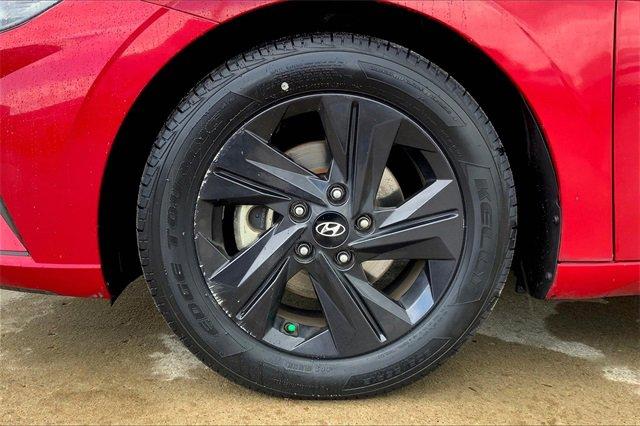 2021 Hyundai Elantra Vehicle Photo in TOPEKA, KS 66609-0000
