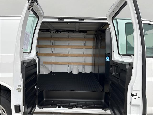 2023 Chevrolet Express Cargo 2500 Vehicle Photo in MANITOWOC, WI 54220-5838