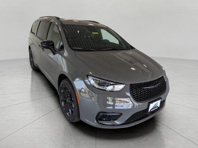 2025 Chrysler Pacifica Vehicle Photo in Oshkosh, WI 54901