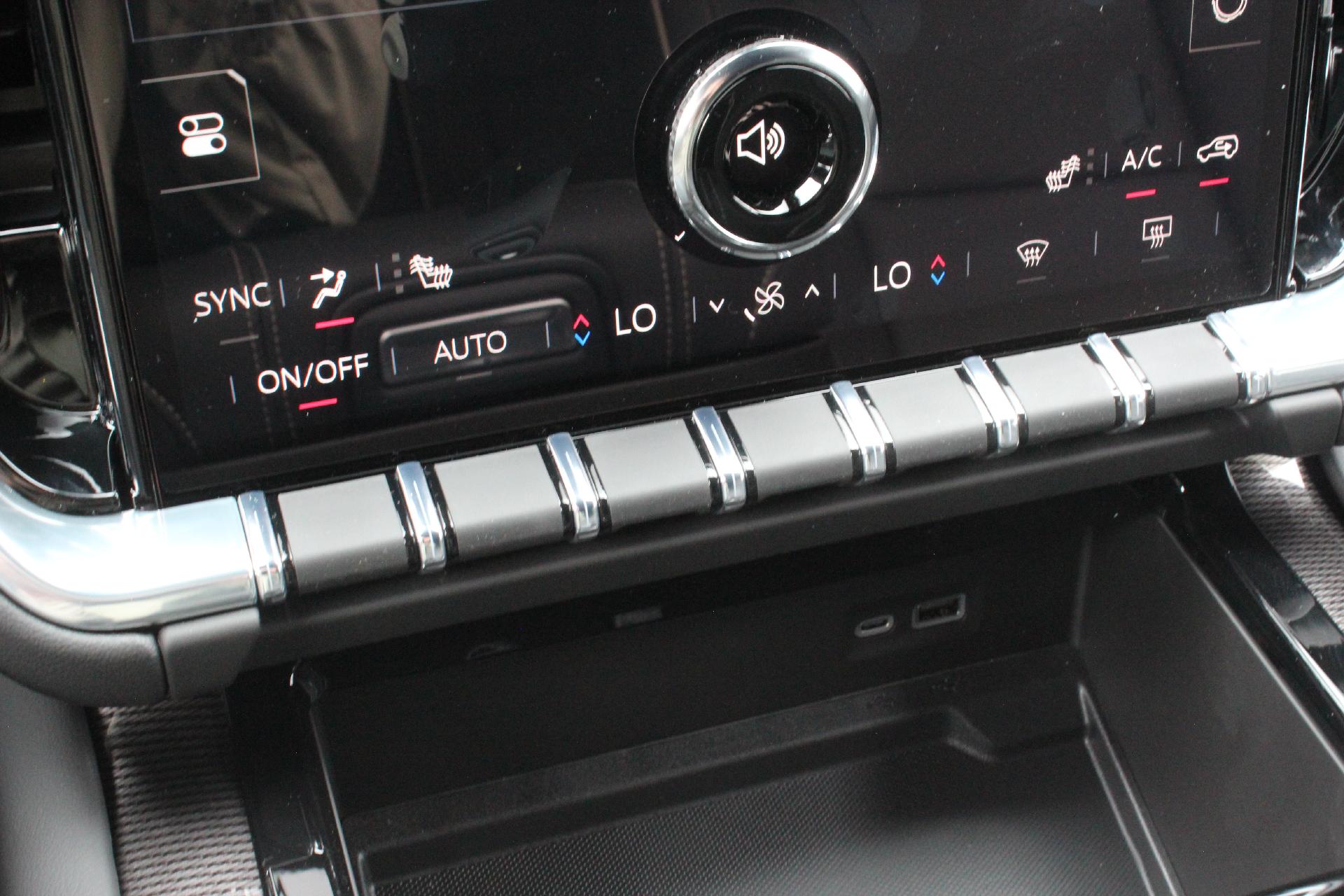 2025 GMC Yukon Vehicle Photo in AURORA, CO 80012-4011