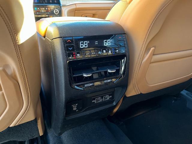 2021 Jeep Grand Cherokee L Vehicle Photo in GREEN BAY, WI 54304-5303