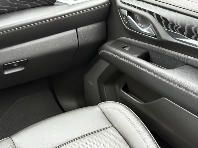 2023 GMC Yukon XL Vehicle Photo in MADISON, WI 53713-3220