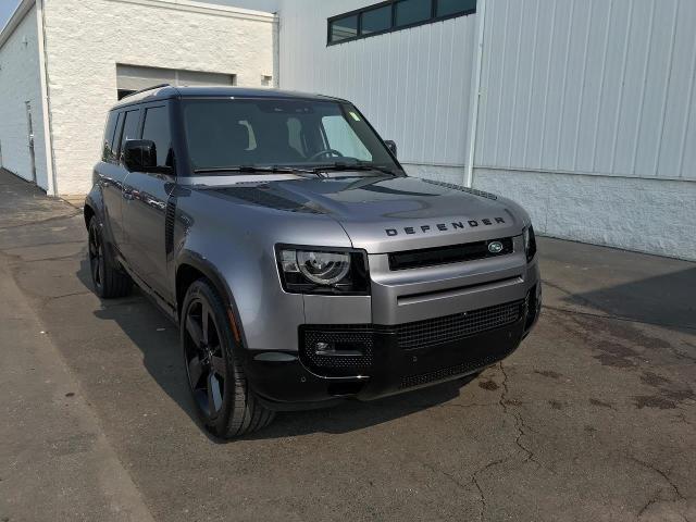 2024 Land Rover Defender Vehicle Photo in GREEN BAY, WI 54303-3330