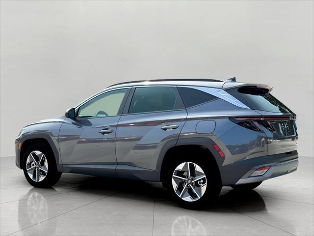 2025 Hyundai TUCSON Hybrid Vehicle Photo in Green Bay, WI 54304