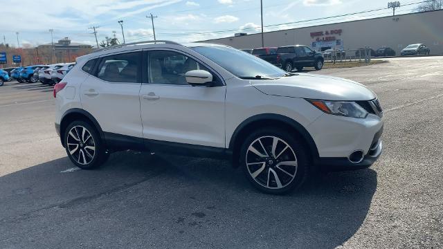 2018 Nissan Rogue Sport Vehicle Photo in MOON TOWNSHIP, PA 15108-2571