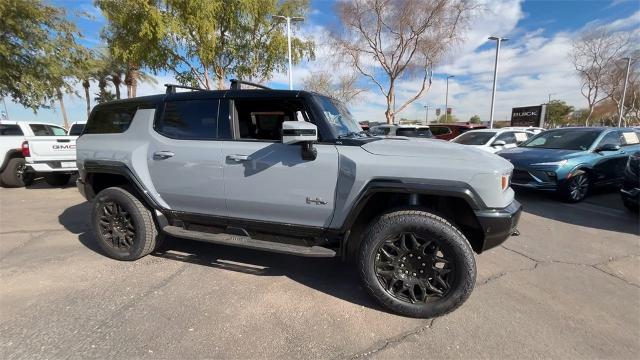 2025 GMC HUMMER EV SUV Vehicle Photo in GOODYEAR, AZ 85338-1310