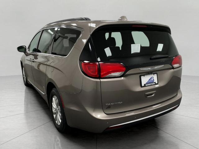 2017 Chrysler Pacifica Vehicle Photo in Appleton, WI 54913