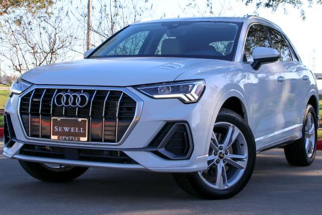 2024 Audi Q3 Vehicle Photo in SUGAR LAND, TX 77478