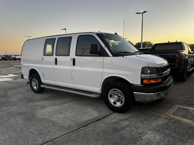 2022 Chevrolet Express Cargo 2500 Vehicle Photo in NEDERLAND, TX 77627-8017