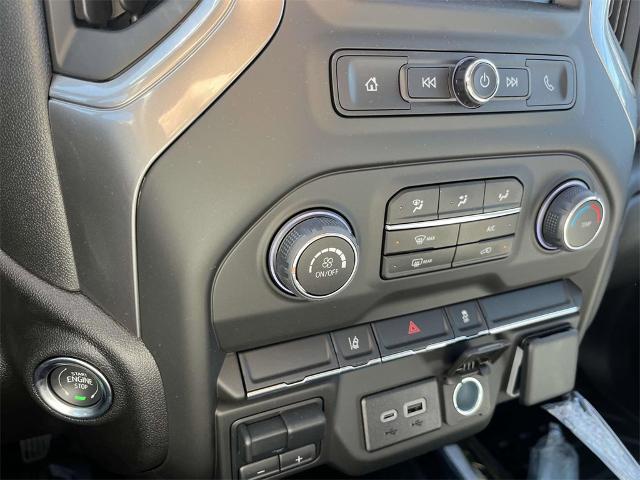 2025 Chevrolet Silverado 3500 HD Chassis Cab Vehicle Photo in ALCOA, TN 37701-3235
