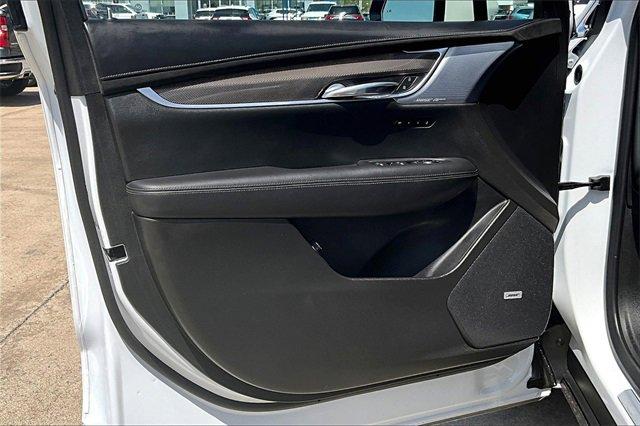 2024 Cadillac XT6 Vehicle Photo in TOPEKA, KS 66609-0000