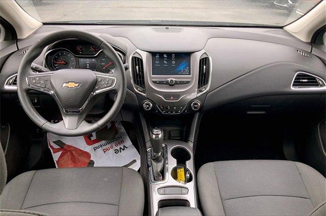 2018 Chevrolet Cruze Vehicle Photo in INDEPENDENCE, MO 64055-1377