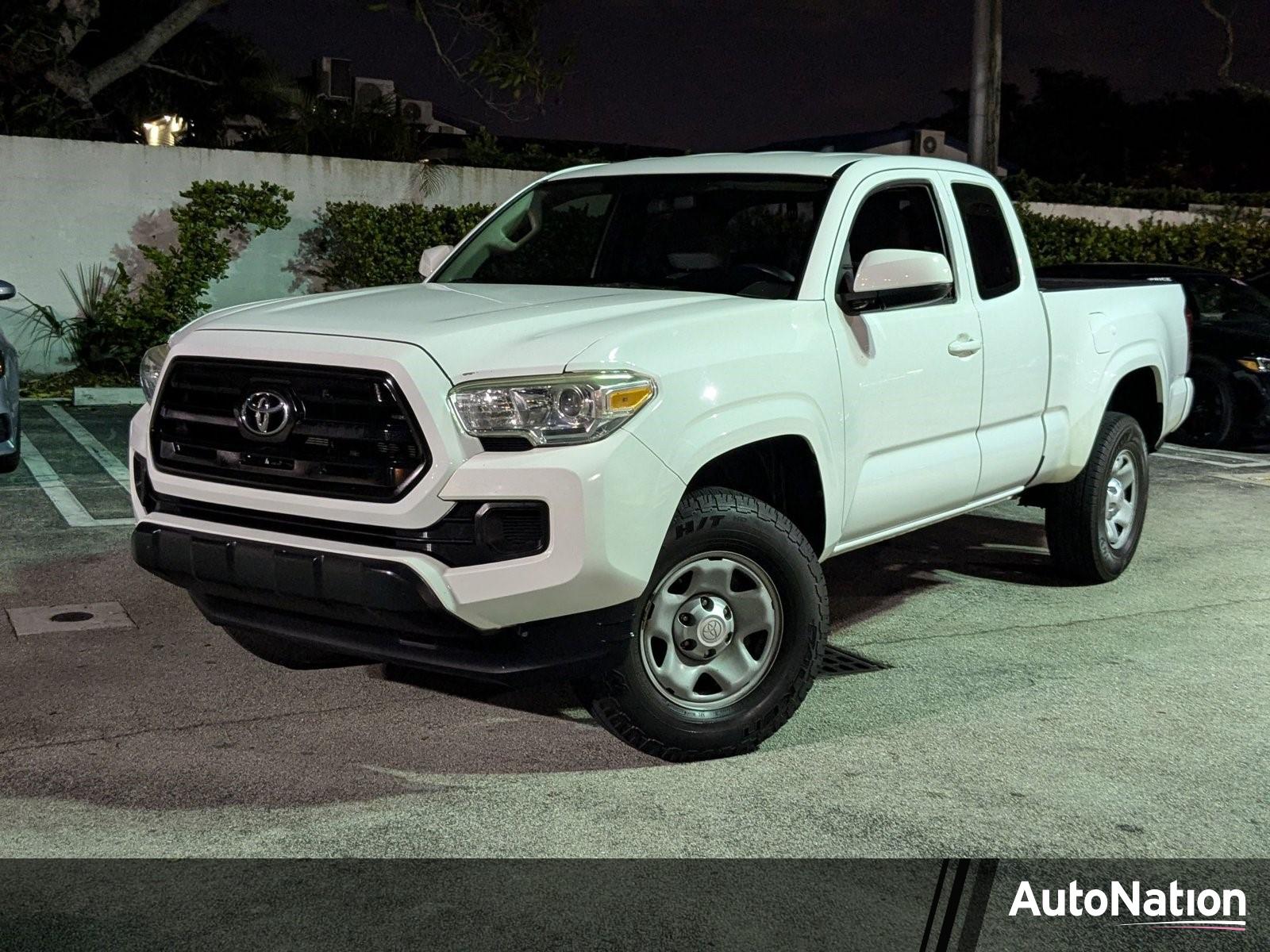 2017 Toyota Tacoma Vehicle Photo in Miami, FL 33135