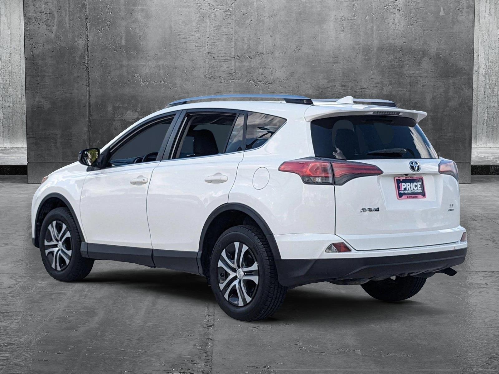 2018 Toyota RAV4 Vehicle Photo in Davie, FL 33331