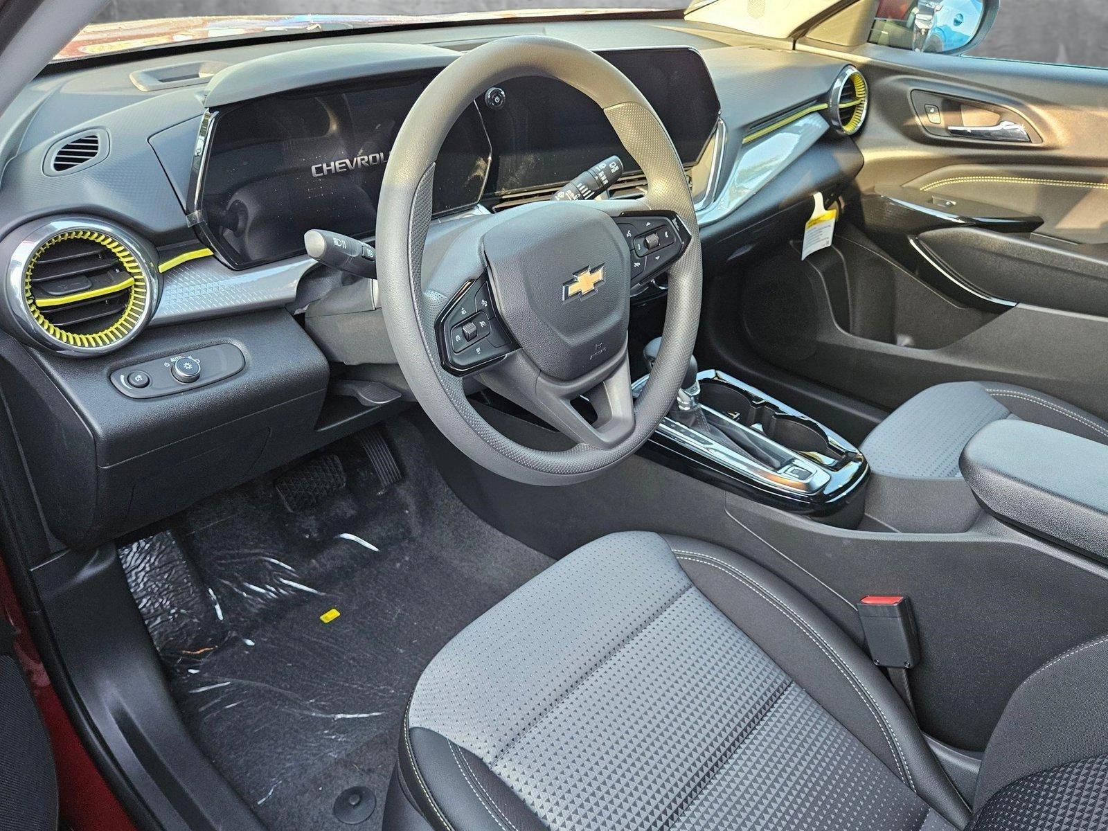 2025 Chevrolet Trax Vehicle Photo in GREENACRES, FL 33463-3207