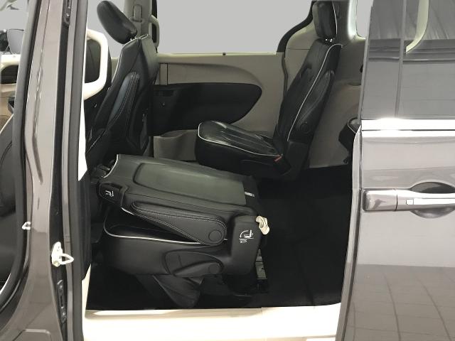 2023 Chrysler Pacifica Vehicle Photo in GREEN BAY, WI 54303-3330