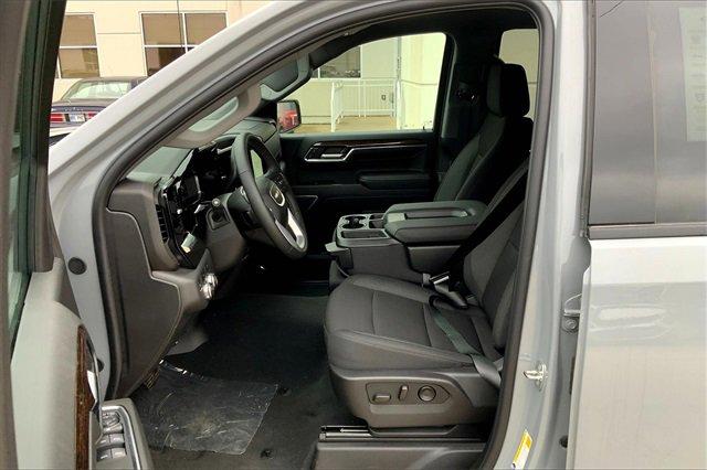 2024 GMC Sierra 1500 Vehicle Photo in TOPEKA, KS 66609-0000