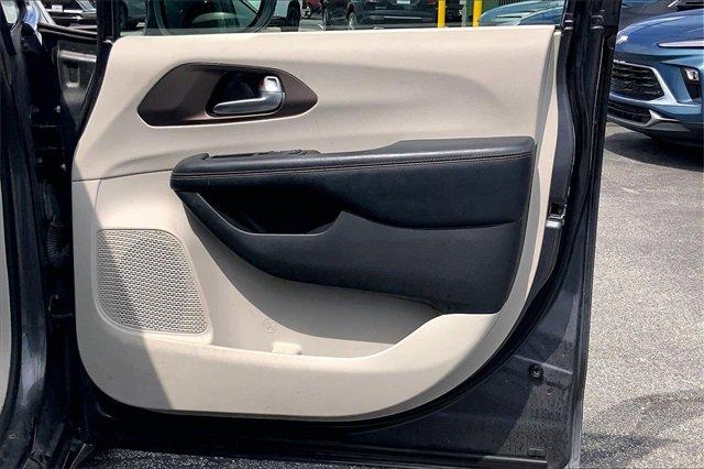 2018 Chrysler Pacifica Vehicle Photo in INDEPENDENCE, MO 64055-1377