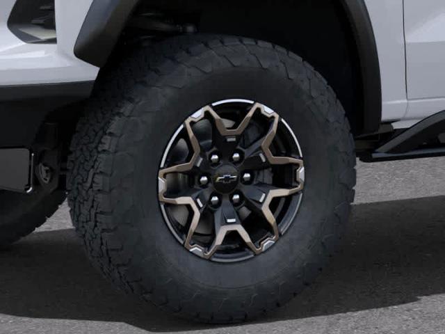 2025 Chevrolet Colorado Vehicle Photo in MOON TOWNSHIP, PA 15108-2571