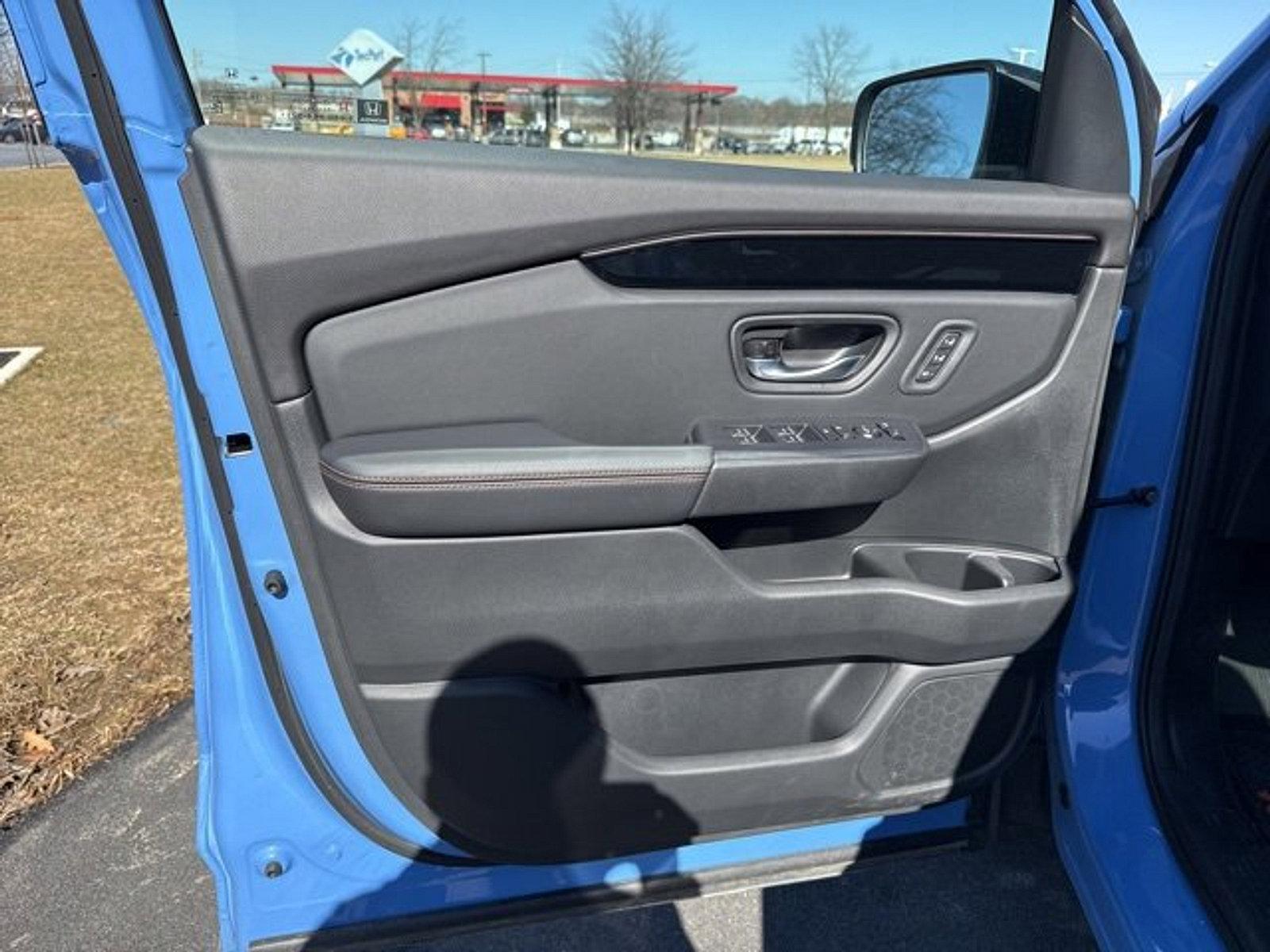 2025 Honda Pilot Vehicle Photo in Harrisburg, PA 17111
