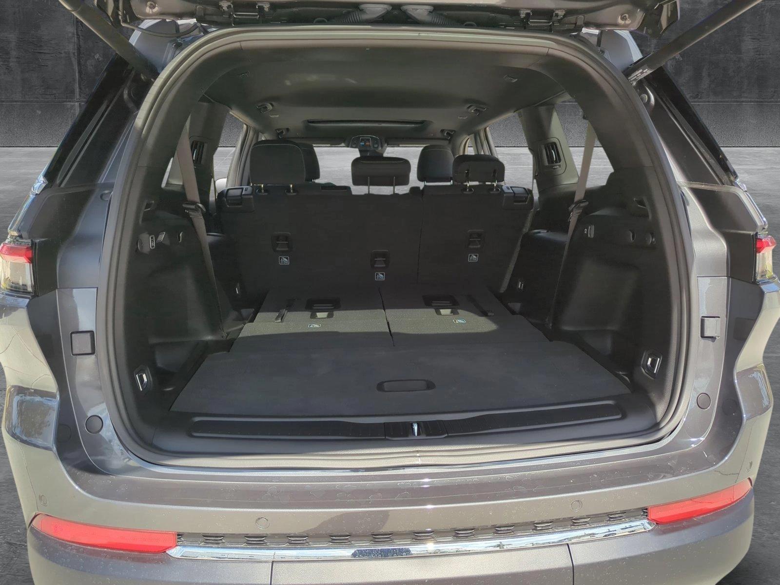 2025 Jeep Grand Cherokee L Vehicle Photo in Pembroke Pines, FL 33027