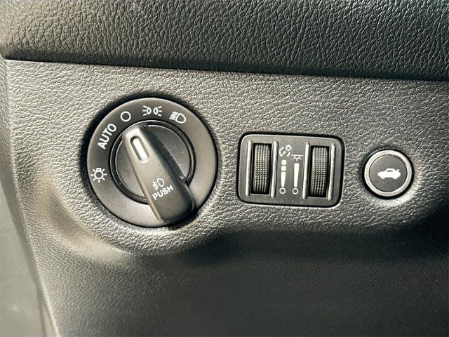 2015 Dodge Challenger Vehicle Photo in EVERETT, WA 98203-5662