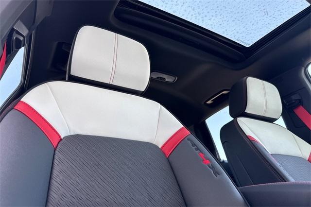 2025 GMC Canyon Vehicle Photo in ELK GROVE, CA 95757-8703