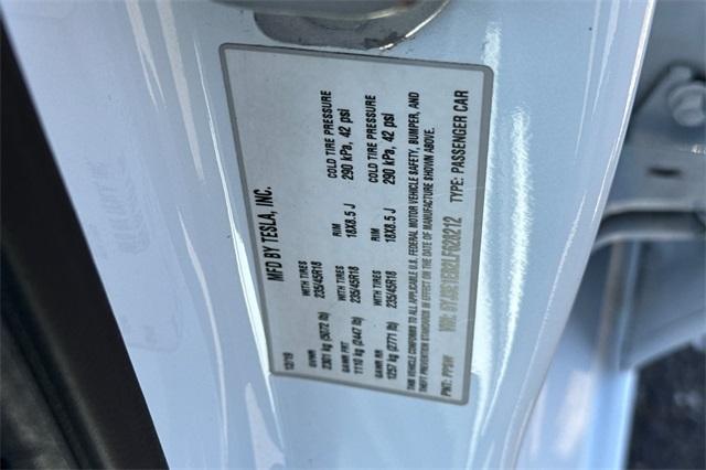 2020 Tesla Model 3 Vehicle Photo in ELK GROVE, CA 95757-8703