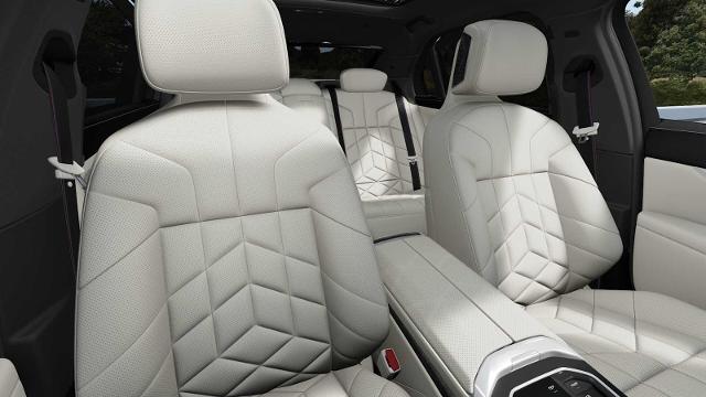 2025 BMW 740i xDrive Vehicle Photo in GRAPEVINE, TX 76051