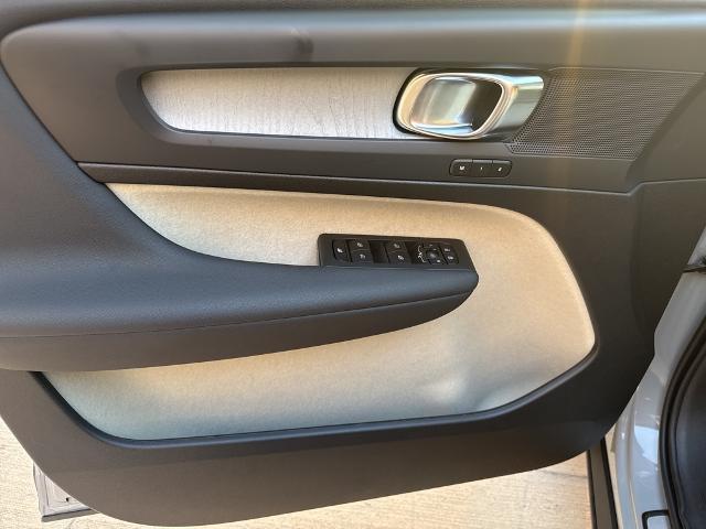 2025 Volvo XC40 Vehicle Photo in Grapevine, TX 76051