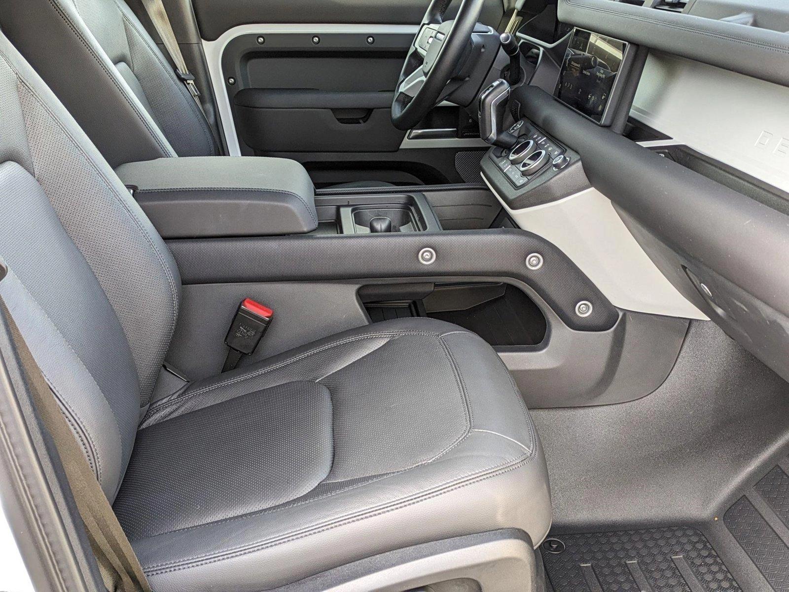 2024 Land Rover Defender Vehicle Photo in Bethesda, MD 20852