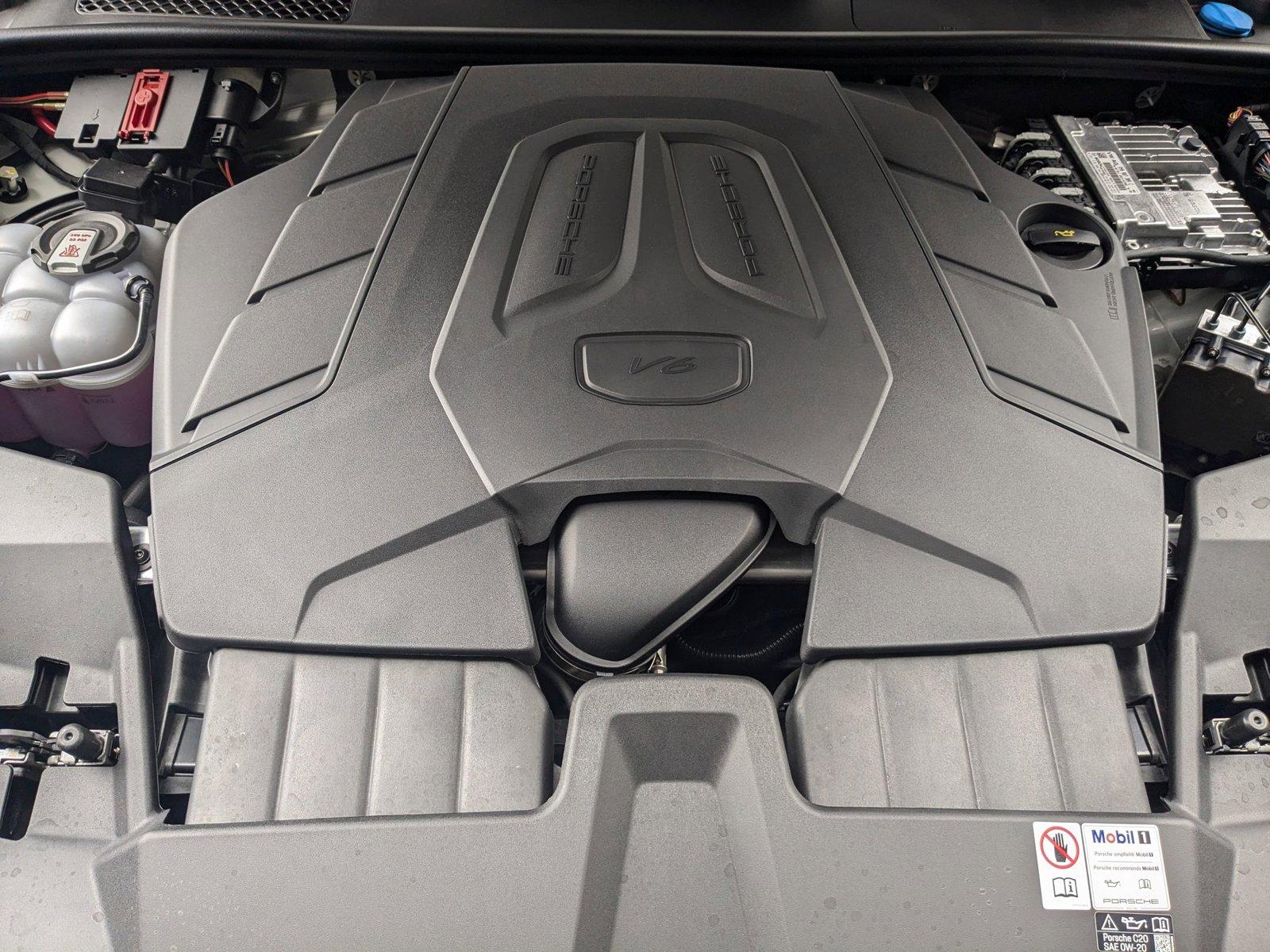 2024 Porsche Cayenne Vehicle Photo in Towson, MD 21204