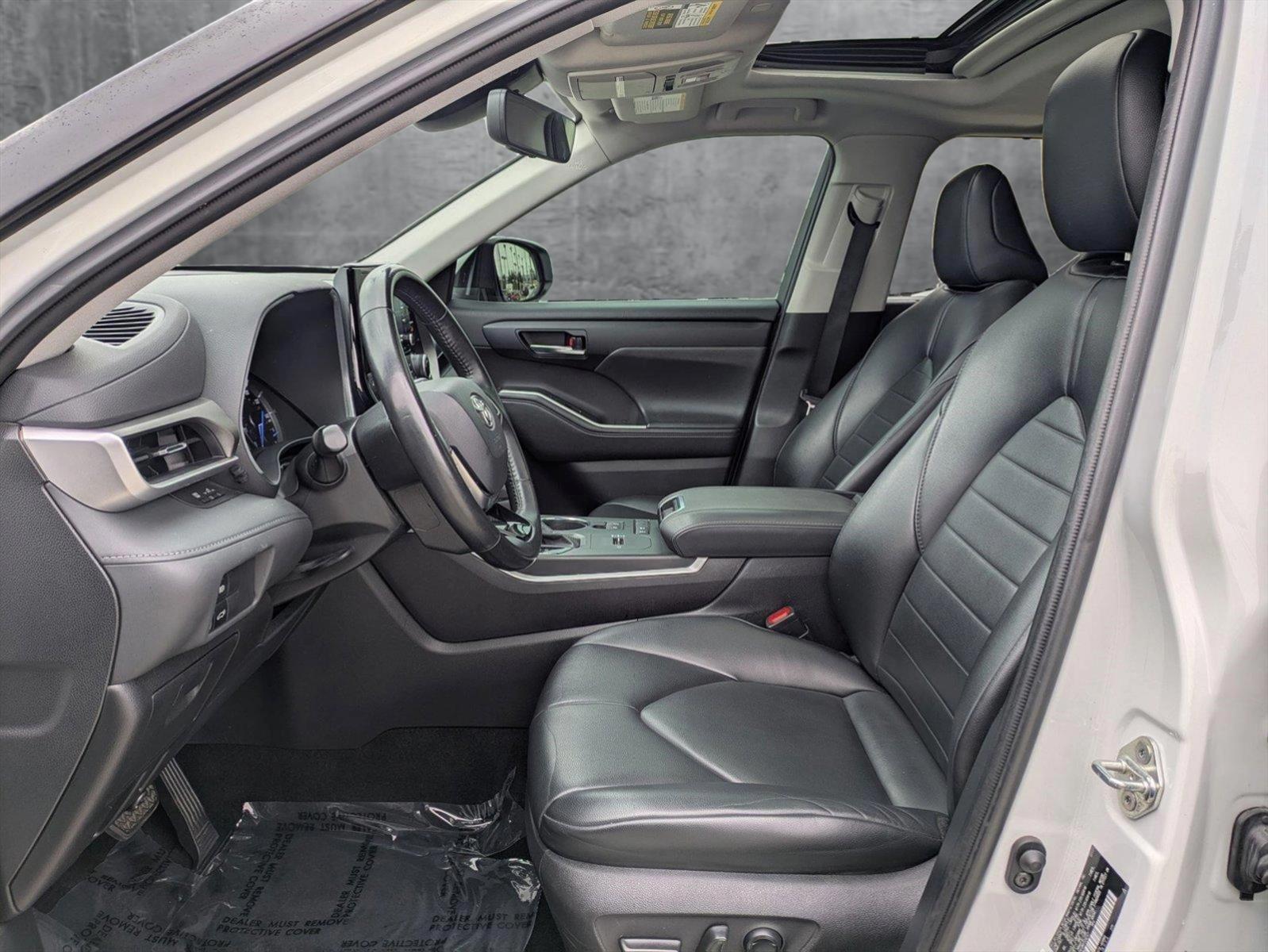 2021 Toyota Highlander Vehicle Photo in Tustin, CA 92782