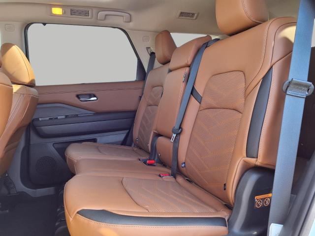 2025 Nissan Pathfinder Vehicle Photo in Oshkosh, WI 54904