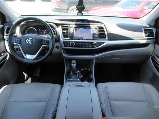 2018 Toyota Highlander Vehicle Photo in LEESBURG, FL 34788-4022