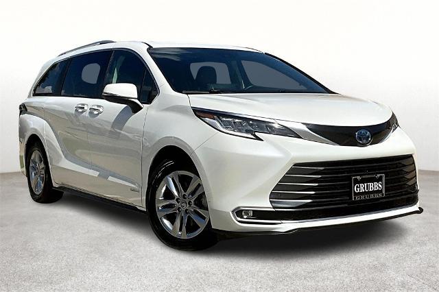 2021 Toyota Sienna Vehicle Photo in Houston, TX 77007