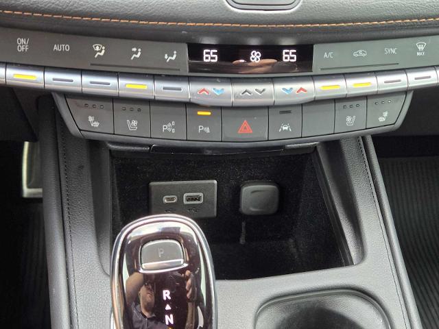 2022 Cadillac XT4 Vehicle Photo in DENTON, TX 76210-9321
