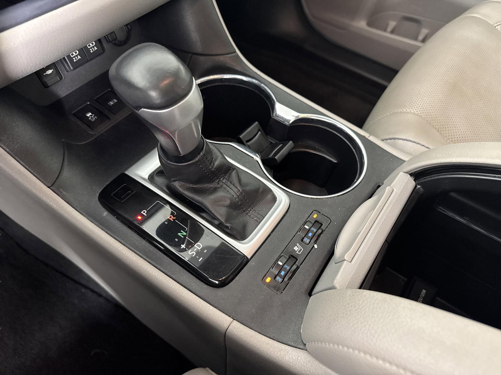 2019 Toyota Highlander Vehicle Photo in GEORGETOWN, TX 78626-7508