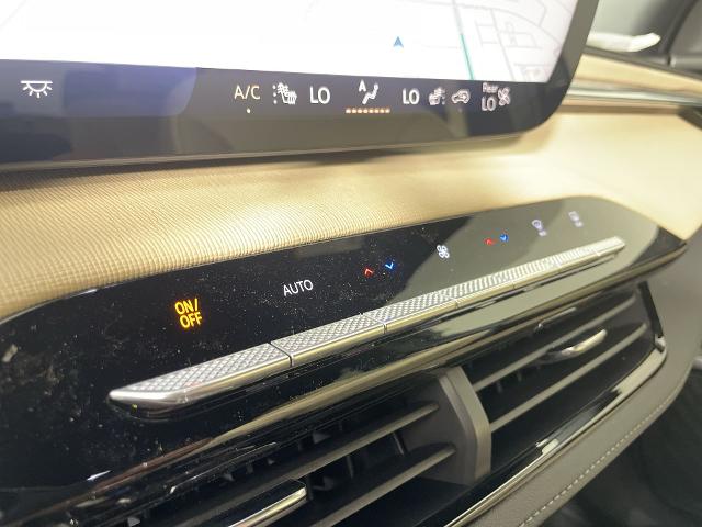 2025 Buick Enclave Vehicle Photo in GILBERT, AZ 85297-0402