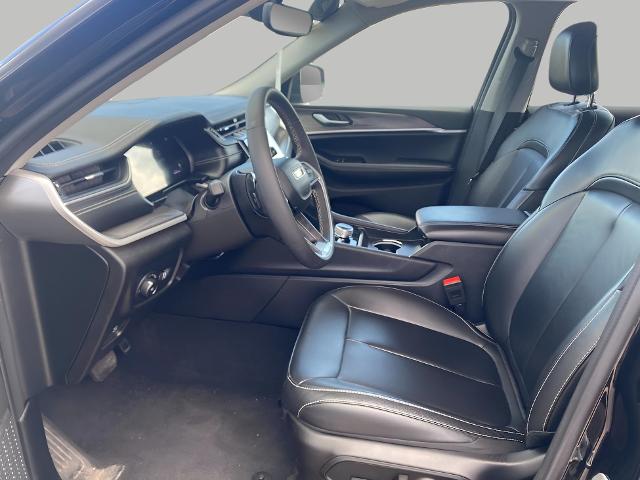 2024 Jeep Grand Cherokee L Vehicle Photo in APPLETON, WI 54914-8833