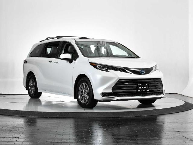 2022 Toyota Sienna Vehicle Photo in DALLAS, TX 75235
