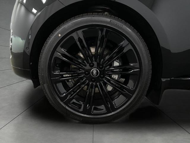 2025 Range Rover Vehicle Photo in Appleton, WI 54913
