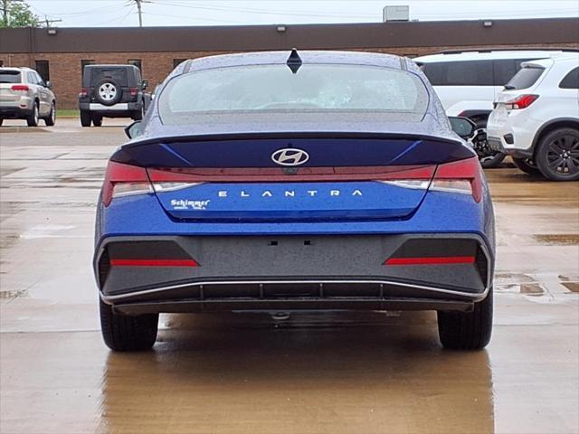 2025 Hyundai ELANTRA Vehicle Photo in Peoria, IL 61615