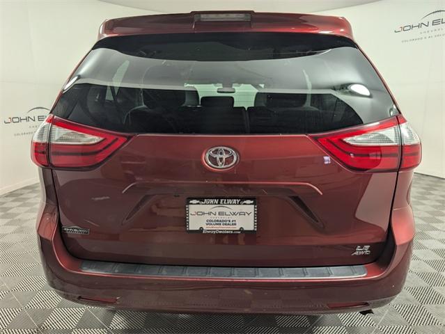 2018 Toyota Sienna Vehicle Photo in ENGLEWOOD, CO 80113-6708